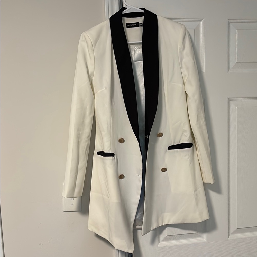 Pretty Little Thing Women's White and Black Blazer Coat